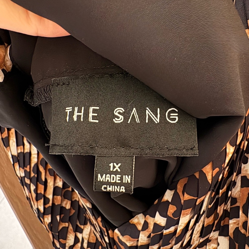 LEOPARD PRINT ROMPER 🐆🍒 - Picture 5 of 5